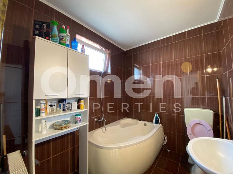Apartament cu 3 camere semidecomandat în Exterior Vest