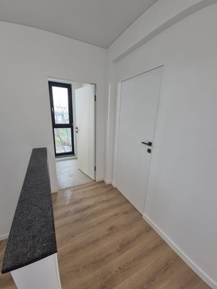 Duplex cu 4 camere cu Canalizare în Palazu Mare