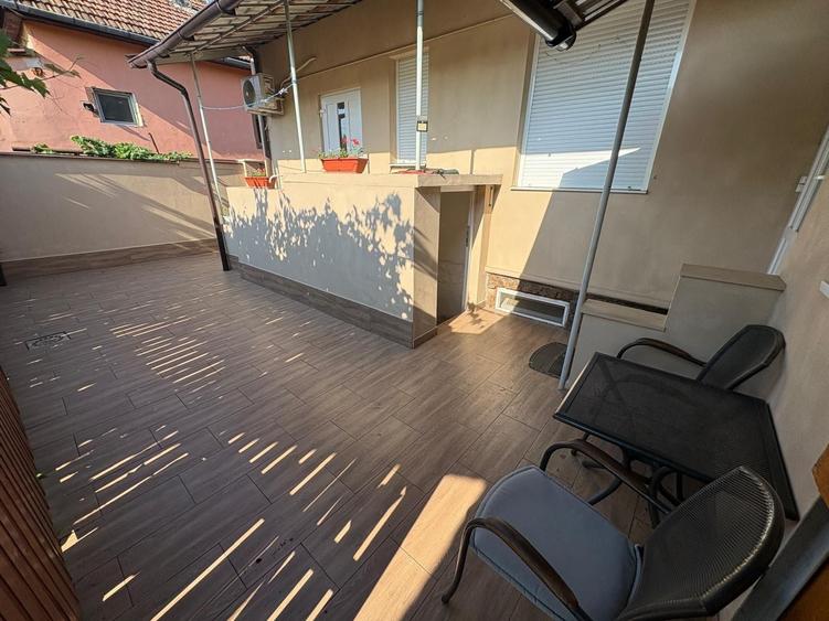 Casă cu 4 camere în Central