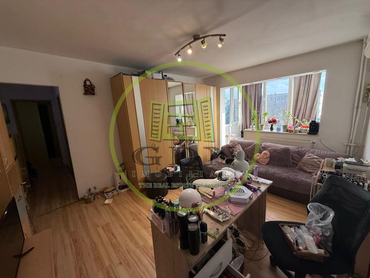 Apartament de 3 camere, semidecomandat, 55mp, Craiovita Noua, zona Lidl - 2