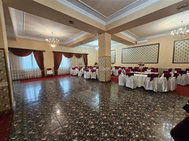 Vanzare cladire cu 2 saloane evenimente + casa locuit - Luica Sector 4