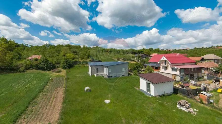 Casa cu 3 camere, anexa ?i 2042 mp teren de vanzare, in Calea Mare - 2