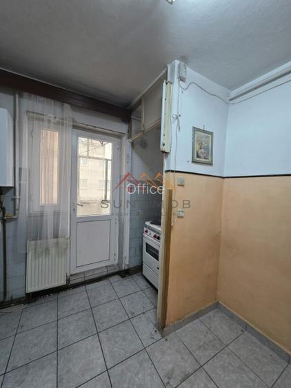 Apartament 2 camere, ultracentral, etaj 1/4, centrala termica, Campina