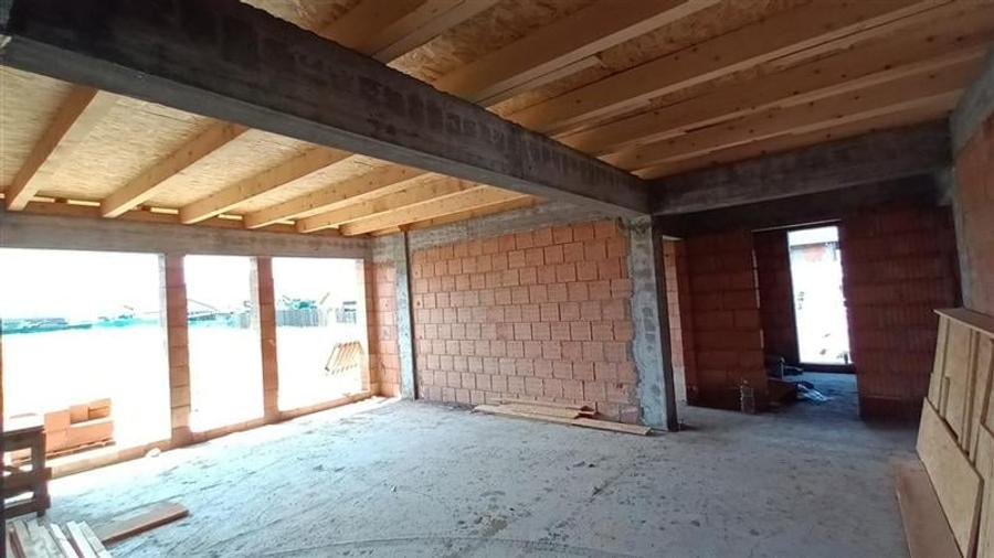 Casa la 15 minute de Brasov, DJ 112A, la rosu sau finalizata la cheie - 10