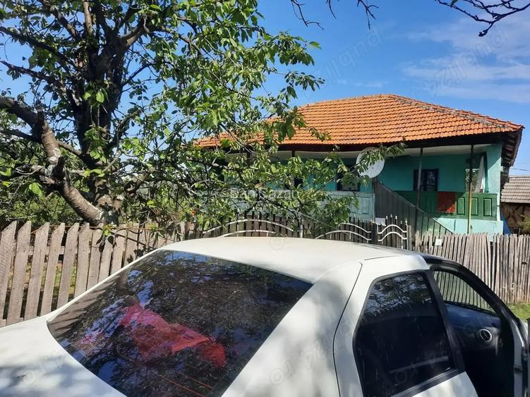 Casa de vanzare cu teren