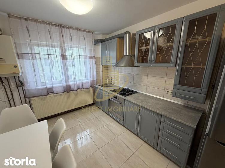 Apartament de 3 camere, semidecomandat, 67 mp., zona Lama - 1