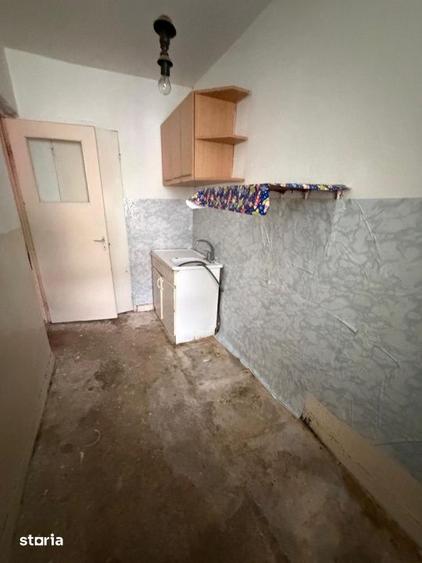 Garsoniera renovabila , etaj intermediar , Radauti - 6