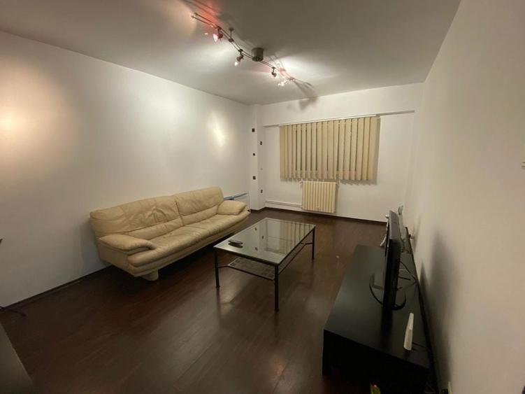 Ofer spre inchiriere Apartament cu 3 camere - 7