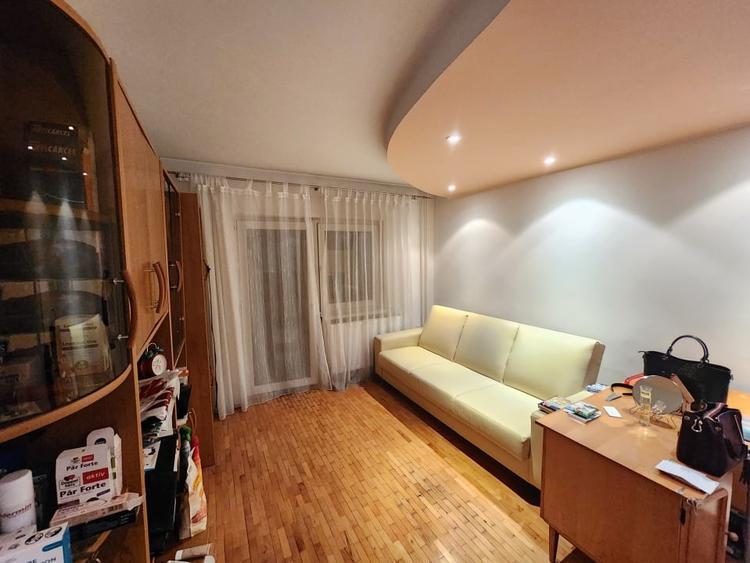 Vand apartament cu 2 camere decomandat in zona Șagului - 9