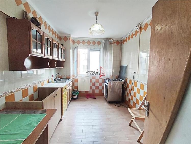 Apartament cu 3 camere decomandat în Tei Apartament cu 3 camere decomandat în Tei