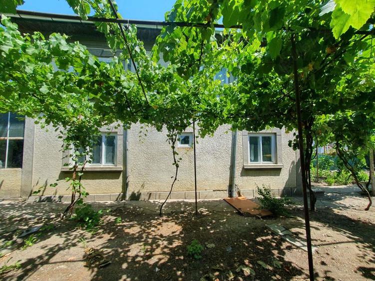 casa de vanzare plus teren 1300mp - 3