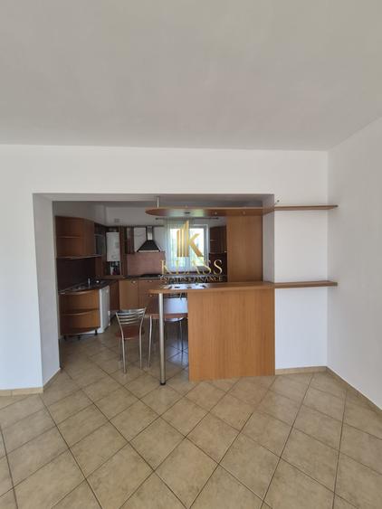 Apartament cu 4 camere decomandat în Herăstrău