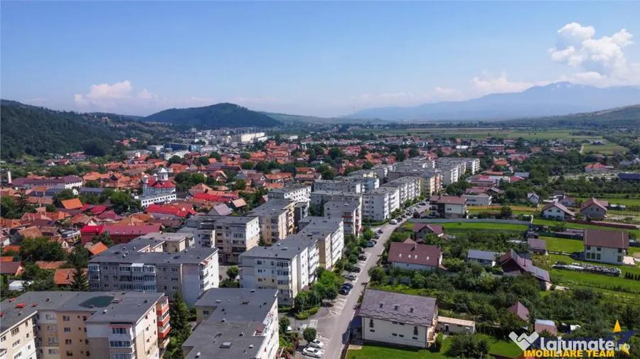 Apartament cu 2 camere decomandat în Zărnești