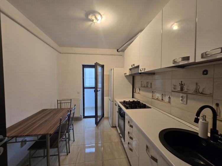Apartament cu 3 camere decomandat, mobilat în Popas Păcurari