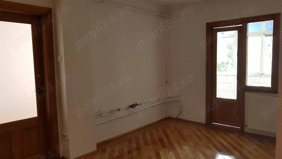 Rovine, zona garii, apartament doua camere, modificat in trei, etaj 2 din 4, centrala proprie. - 10