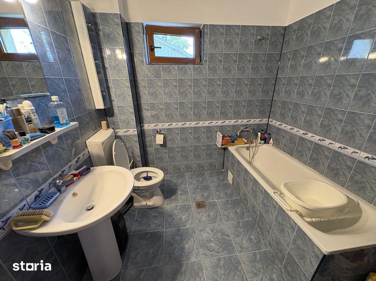 Casă cu 4 camere cu Teren 5000 Mp în Grădinari