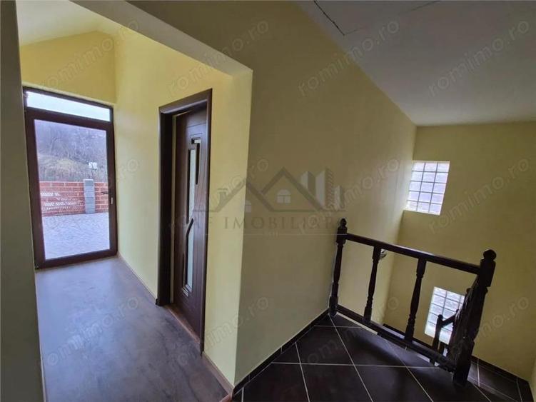 Casa de vanzare individuala cu garaj in Bucium - 3