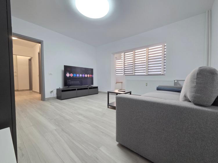 Titulescu, Piata Victoriei, Dr. Felix - 3