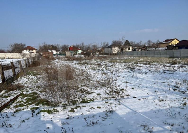 Teren intravilan 1.500 mp, deschidere 27 m, Com. Malu Mare - 2