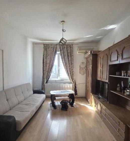 garsonieră zona Far mobilată utilată 22 mp - 1