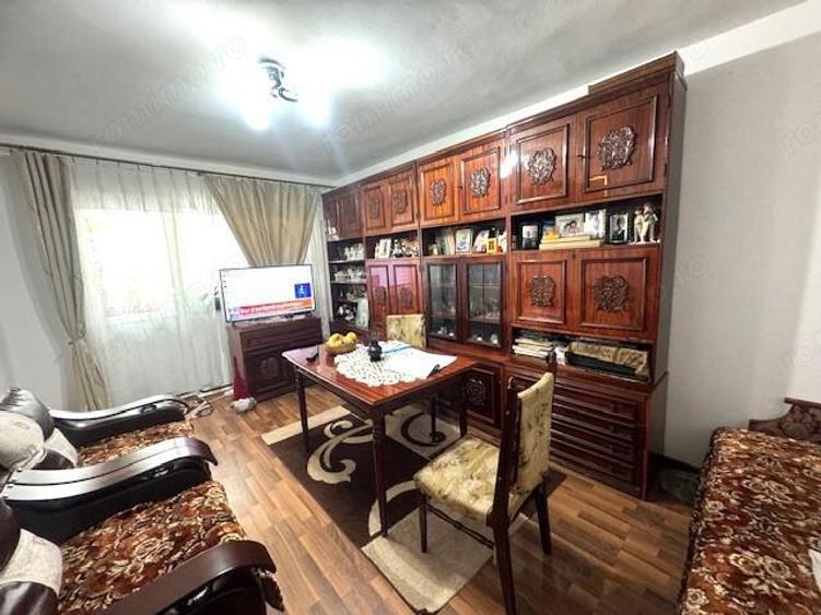 Apartament 3 camere decomandat zona Zahana - 3