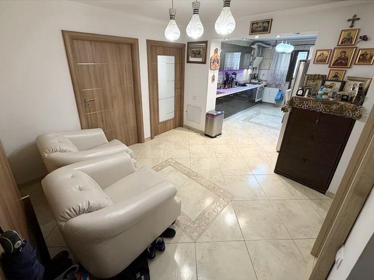 Apartament 4 camere renovat, metrou 550 m, posibilitate centrala - 3