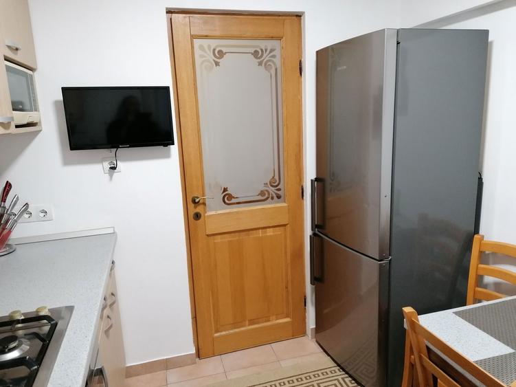 De inchiriat apartament cu 3 camere - 3