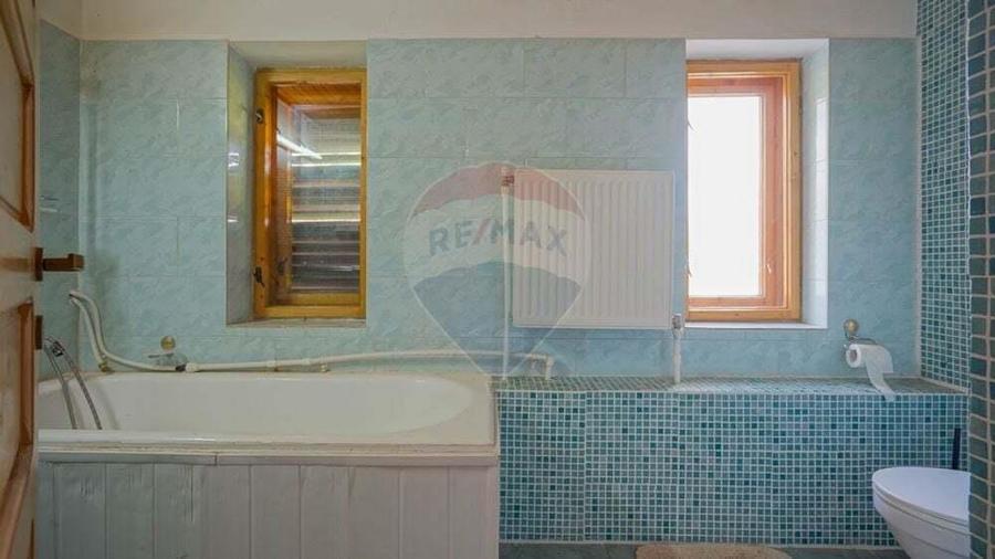 Casa / Vila de vanzare Fundata- Romania - 13