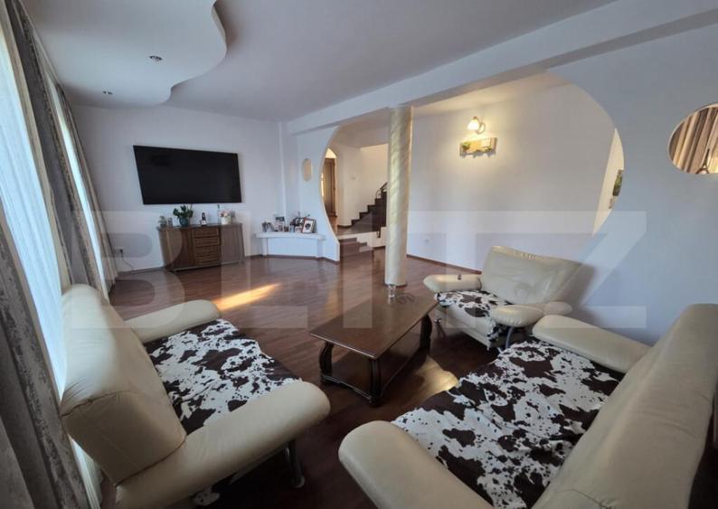 Vila 226 mp utili, curte 277 mp, zona Micro 3 - 20