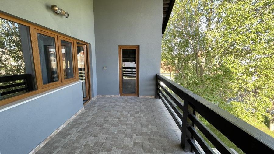 Vila Individuala complet mobilata Laguna Albastra cu garaj - 16