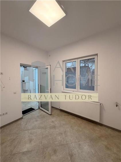 Spatiu comercial cu parcare proprie , Ploiesti, ultracentral - 1