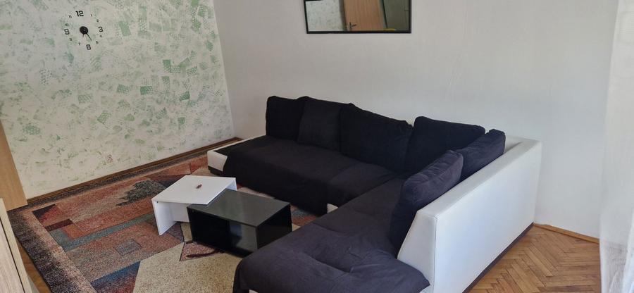 Inchiriez apartament 3 camere decomandat - 2