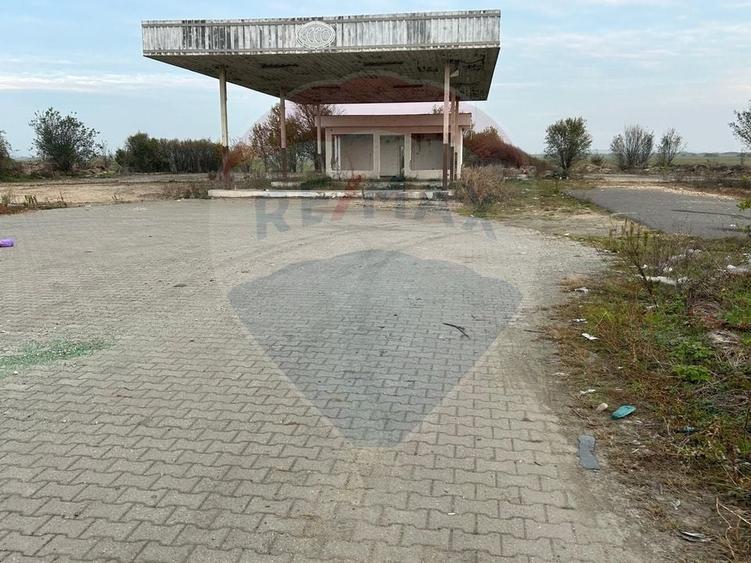 Teren Intravilan  20000 mp. plus cladire statie Peco - 7