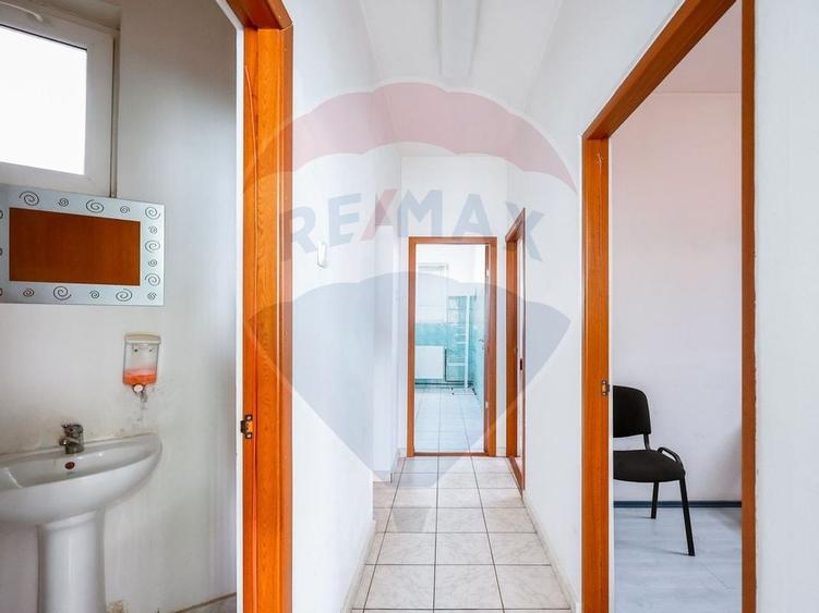 Casa cu destinatie de spatiu comercial, zona Episcopia - 4