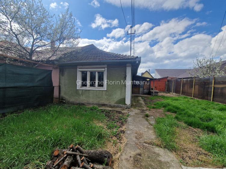 In frumoasa zona RONAT-la vanzare teren cu casa pentru renovare sau demolare In frumoasa zona RONAT-la vanzare teren cu casa pentru renovare sau demolare