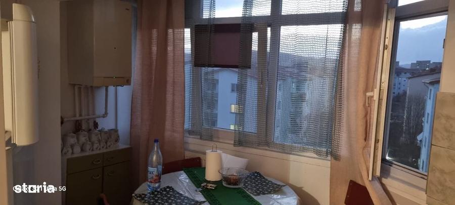 Apartament cu 3 camere decomandat în Ostroveni