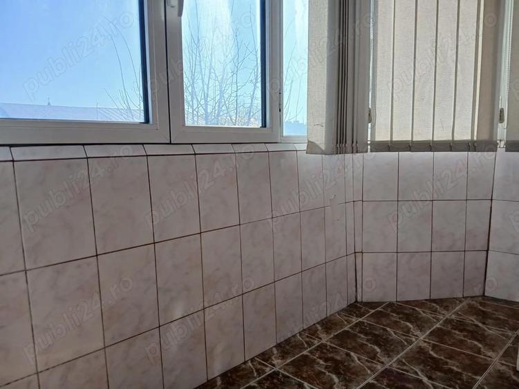 inchiriez apartament decomandat - 6