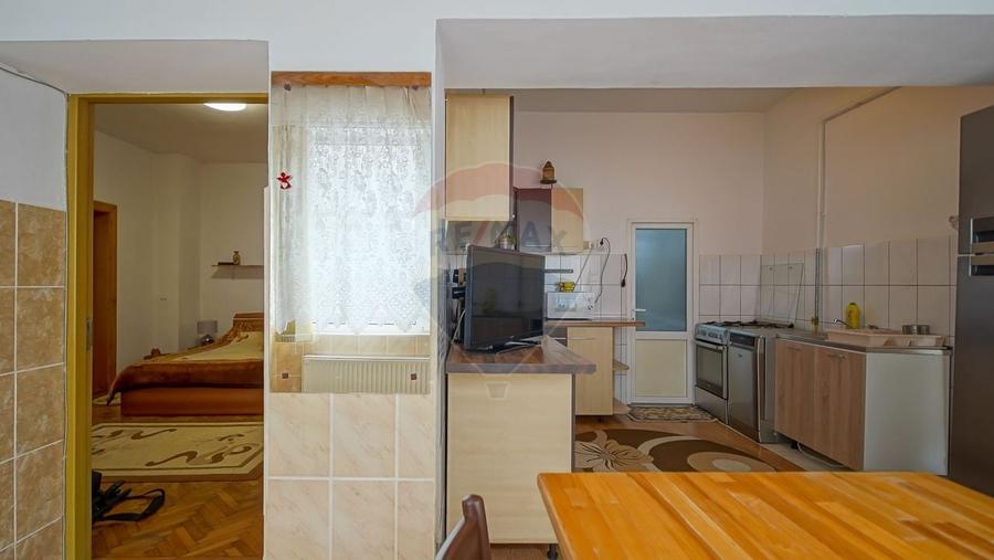 Casa spatioasa cu teren generos, in zona centrala a Sacelelor - 21