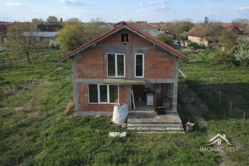 Casa individuala 5 camere - Sacalaz - 930 mp teren - toate utilitatile - drum asfaltat - 2