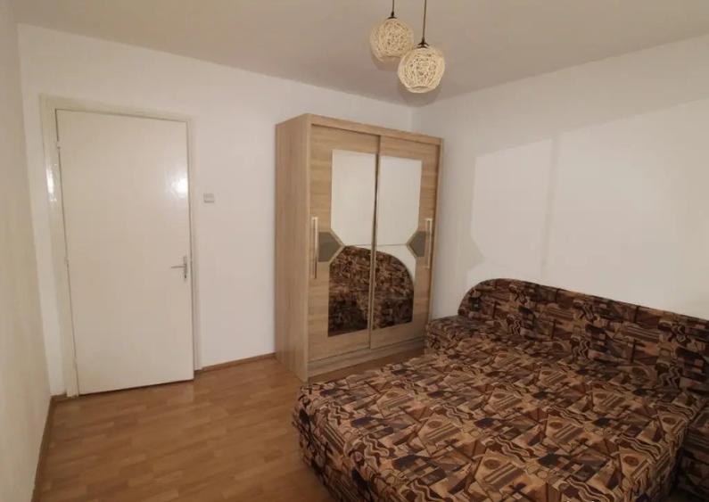 INCHIRIEZ apartament 2 camere semidecomandat,zona Centrala - 4