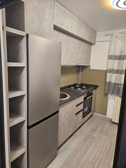 Inchiriez apartament 2 decomandate Rovine - 4