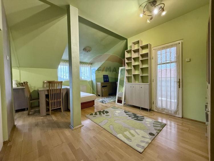 Apartament in vila, Curte comuna cu piscina - Andrei Muresanu - 3