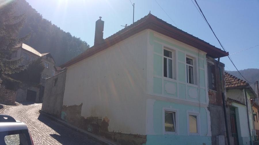 CASA SINGUR CURTE DE RENOVAT  cu teren 297 mp -ZONA PIATA UNIRII- comision 0% - 1