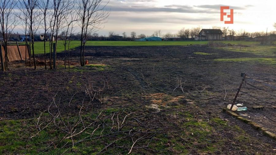 Casa individuala + hala de vanzare in Grabat - 2