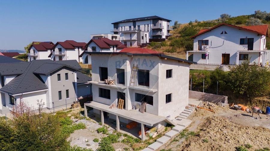 VIlă la Cheie de vânzare, 5 camere,  în Iași zona Mănăstirea Bucium - 4