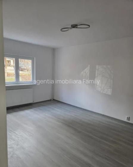 Apartament cu 2 camere decomandate Zona Obcini