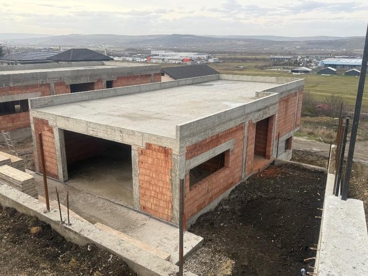 Casa de vânzare Dezmir - zona Planoarelor - 11