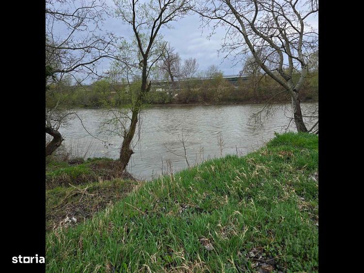 Teren intravilan Uroi - 3