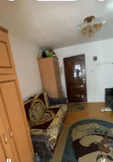 Inchiriez apartament 2 camere - 3