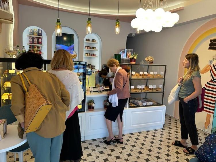 Spatiu comercial vanzare 74mp Bdul Magheru - 1